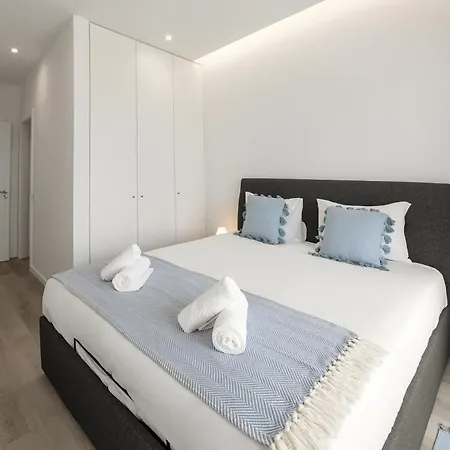 Wave The Waves Apartment *